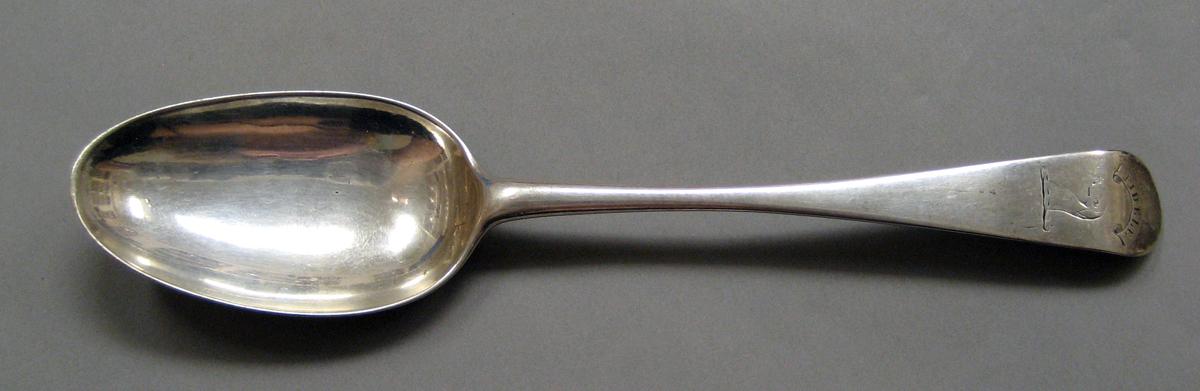 1998.0004.3809 Silver spoon upper surface