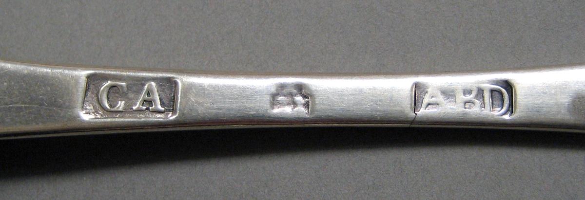 1998.0004.3809 Silver spoon mark