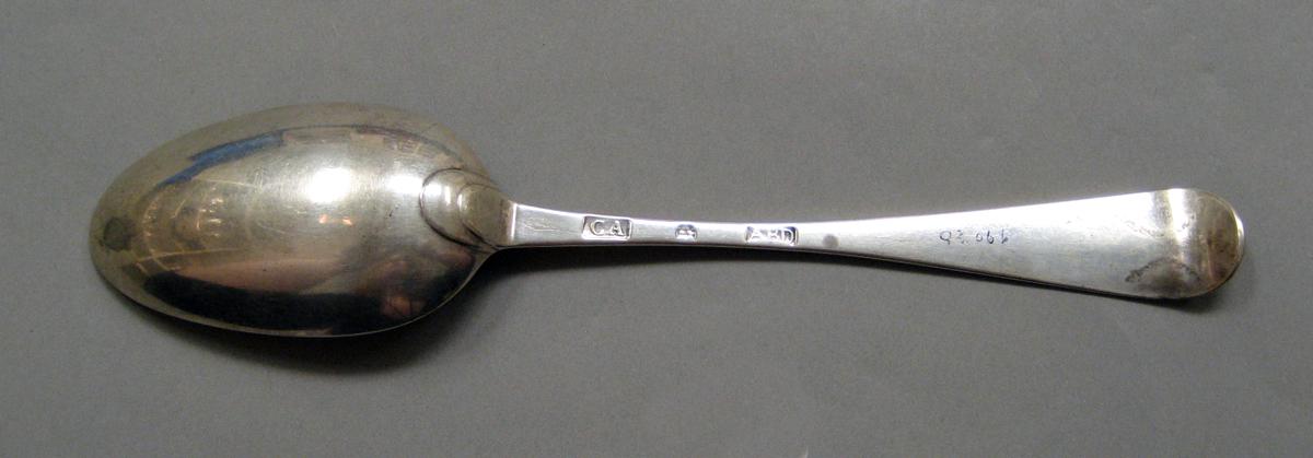 1998.0004.3809 Silver spoon underside