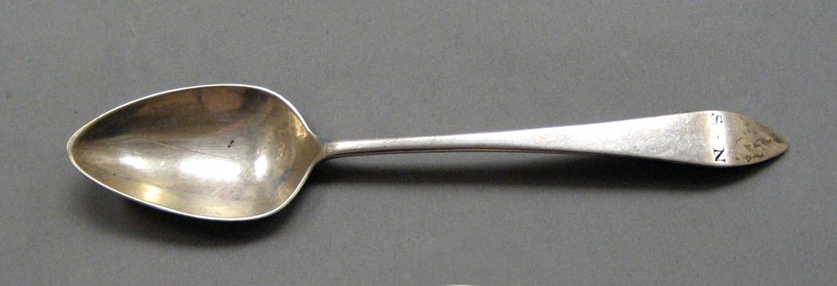 1998.0004.3812 Silver spoon upper surface