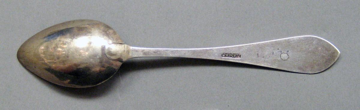 1998.0004.3813 Silver Spoon underside