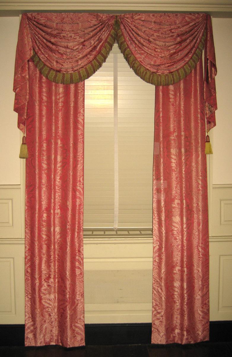 1958.0630.001 window Hanging