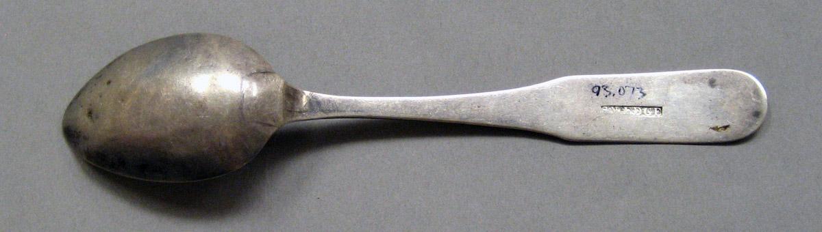 1998.0004.3816 Silver Spoon underside