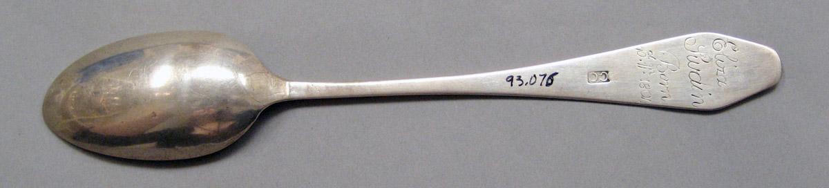 1998.0004.3819 Silver Spoon underside