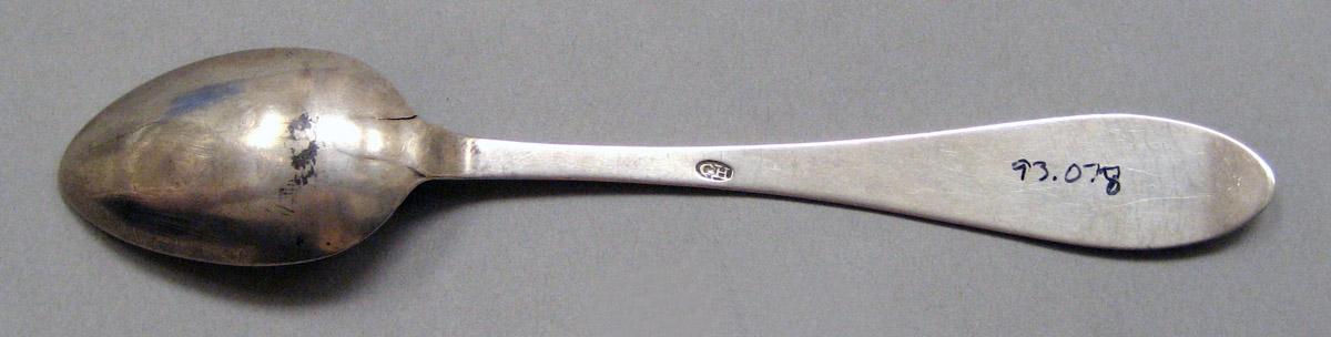 1998.0004.3821 Silver Spoon underside