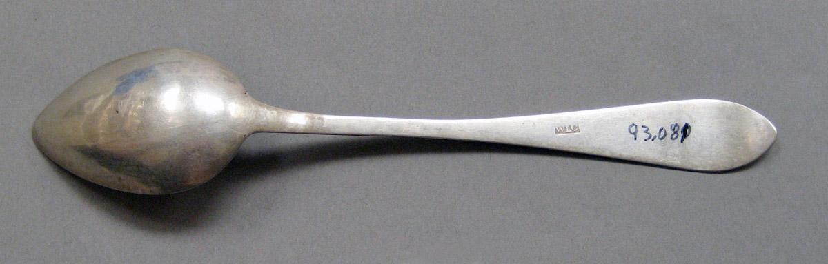 1998.0004.3824.001 Silver Spoon underside