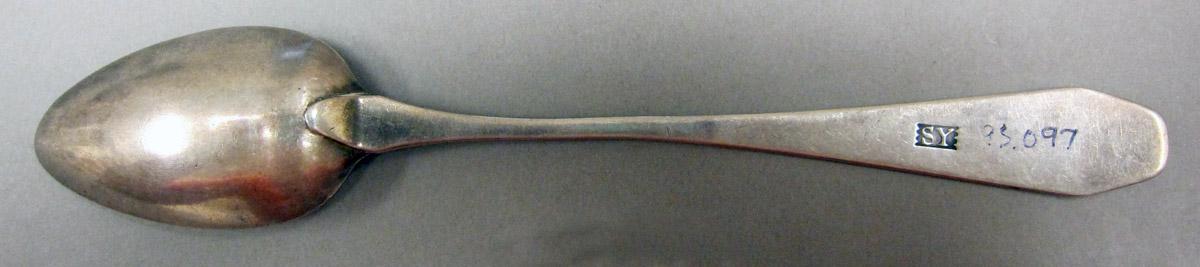 1998.0004.3840 Silver Spoon underside