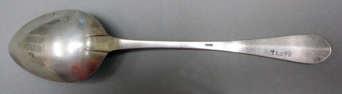1998.0004.3841 Silver Spoon underside