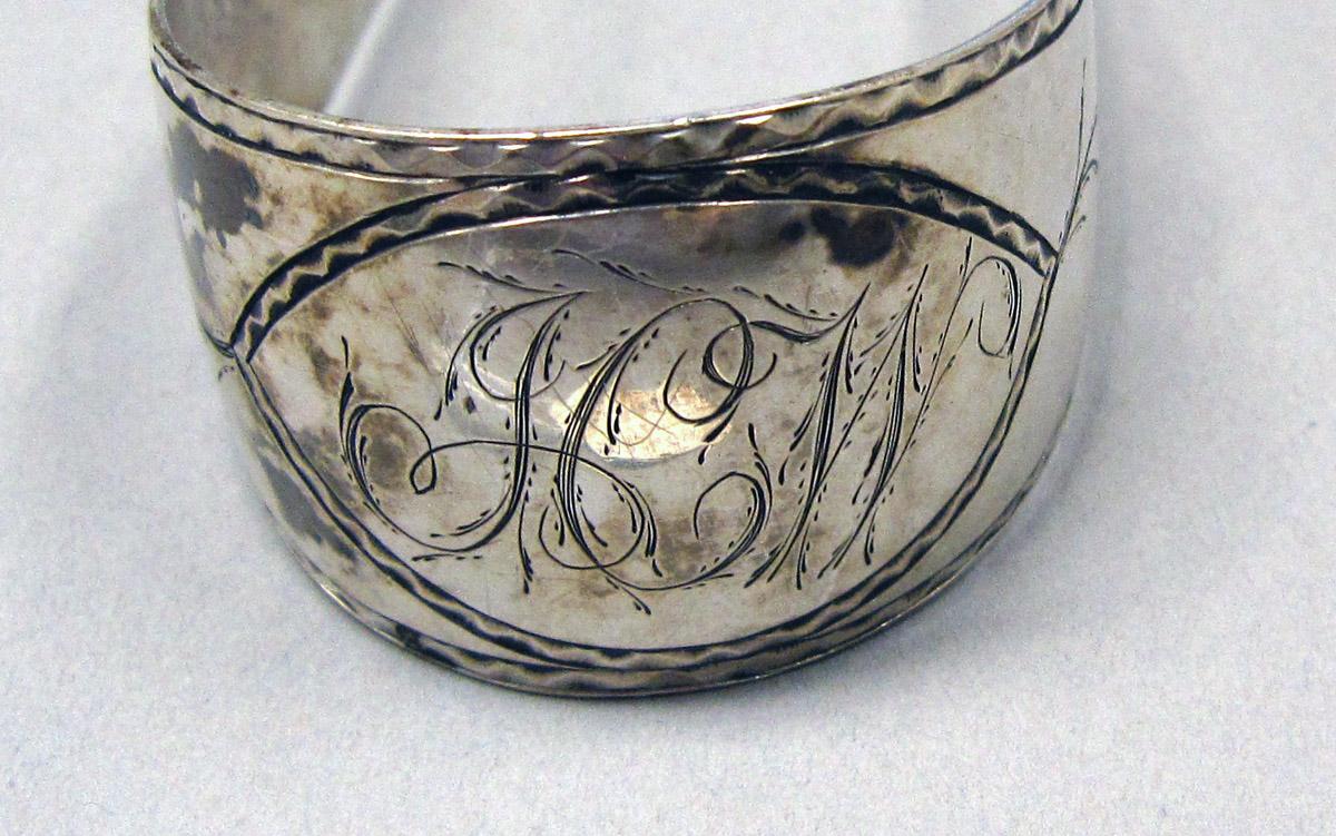 1998.0004.3842 Silver Tongs engraving