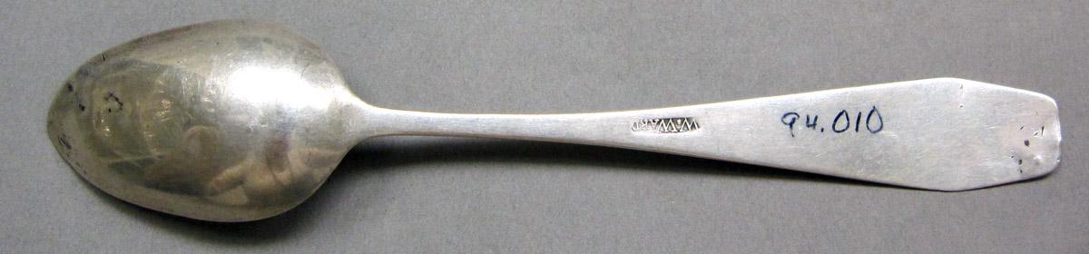 1998.0004.3852 Silver Spoon underside
