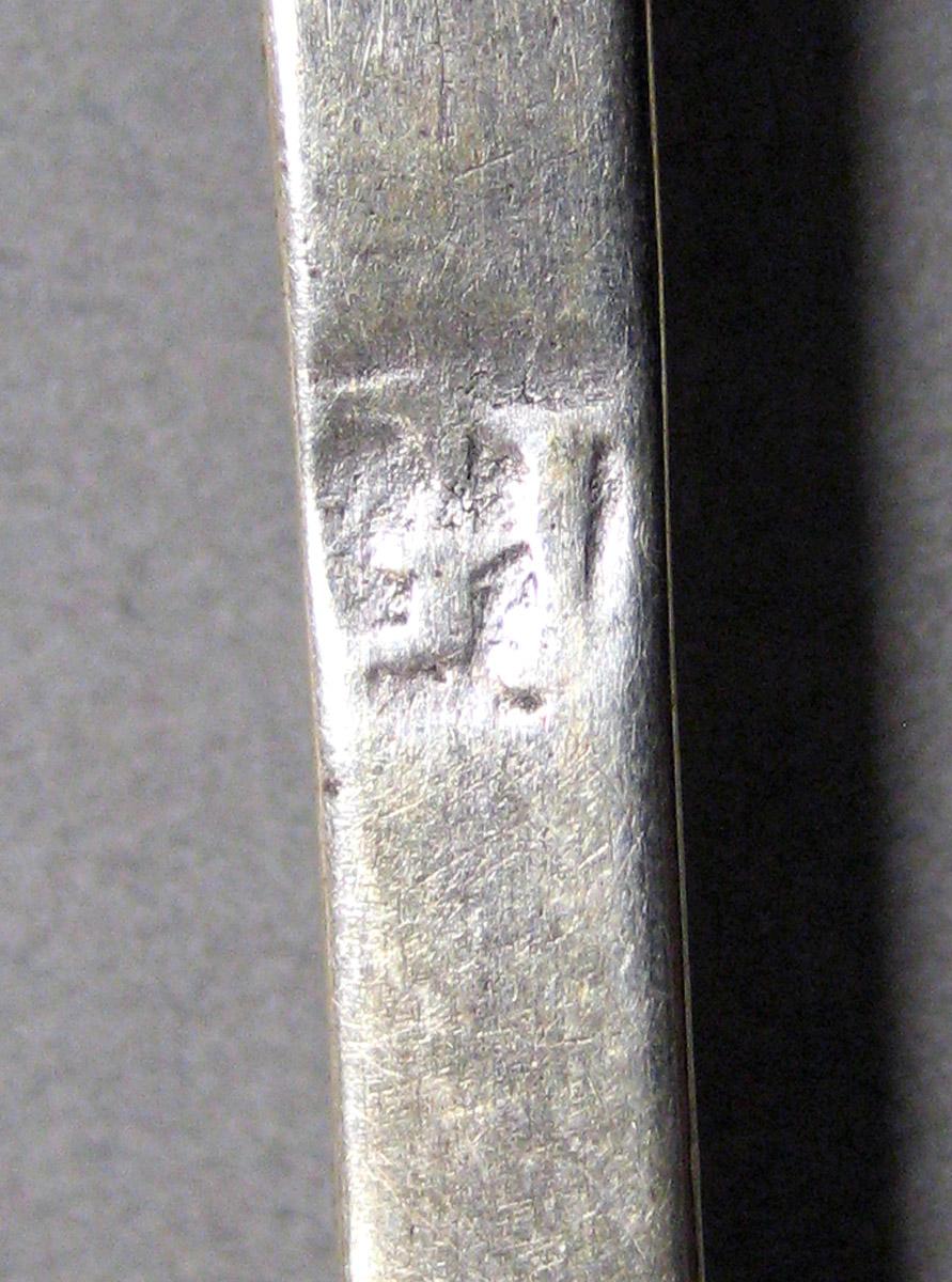 1998.0004.3858 Silver Spoon mark