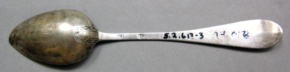1998.0004.3860 Silver Spoon underside