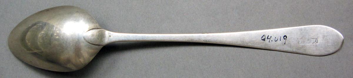 1998.0004.3861 Silver Spoon underside