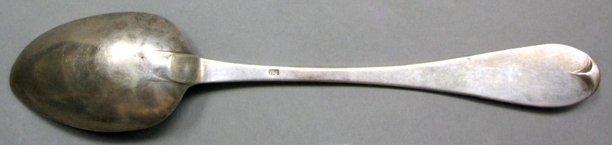 1998.0004.3866 Silver Spoon underside