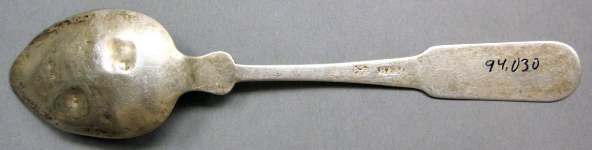 1998.0004.3872 Silver Spoon underside