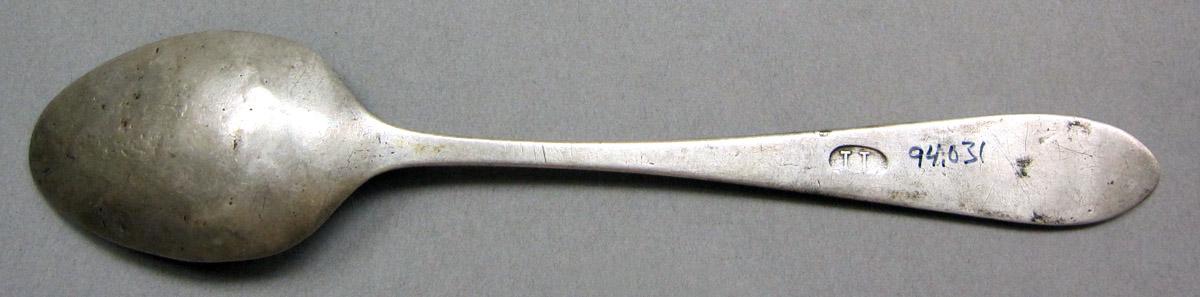 1998.0004.3873 Silver Spoon underside