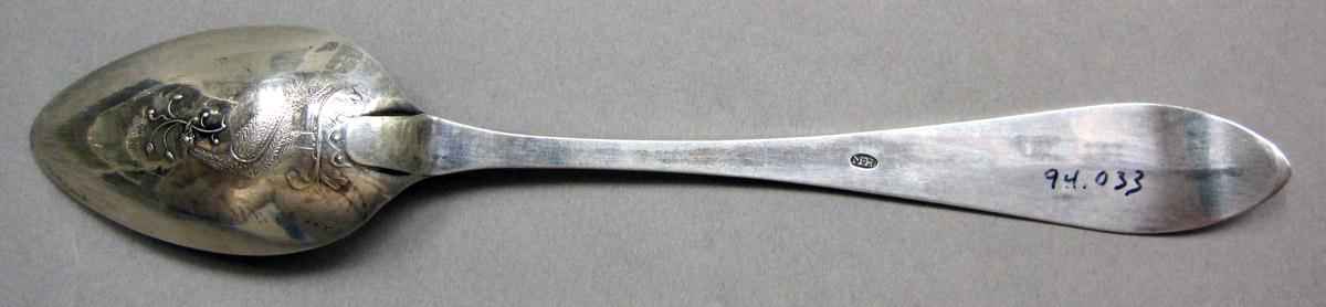 1998.0004.3875 Silver Spoon underside