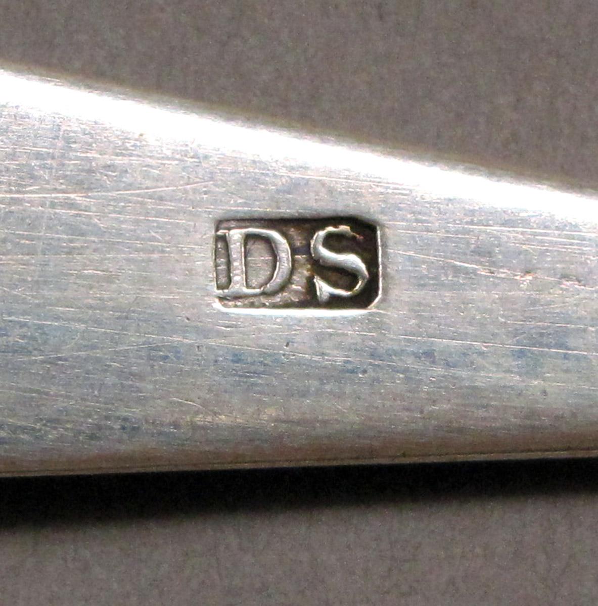 1998.0004.3877 Silver Spoon mark