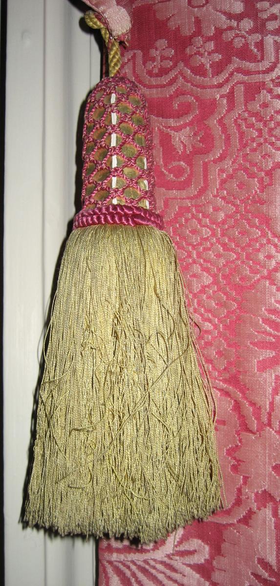 1958.0630 Tassel