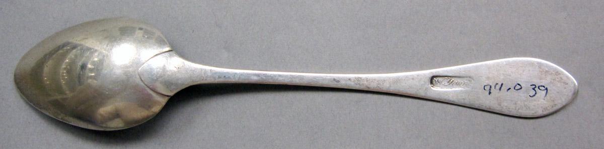 1998.0004.3881.001 Silver Spoon underside