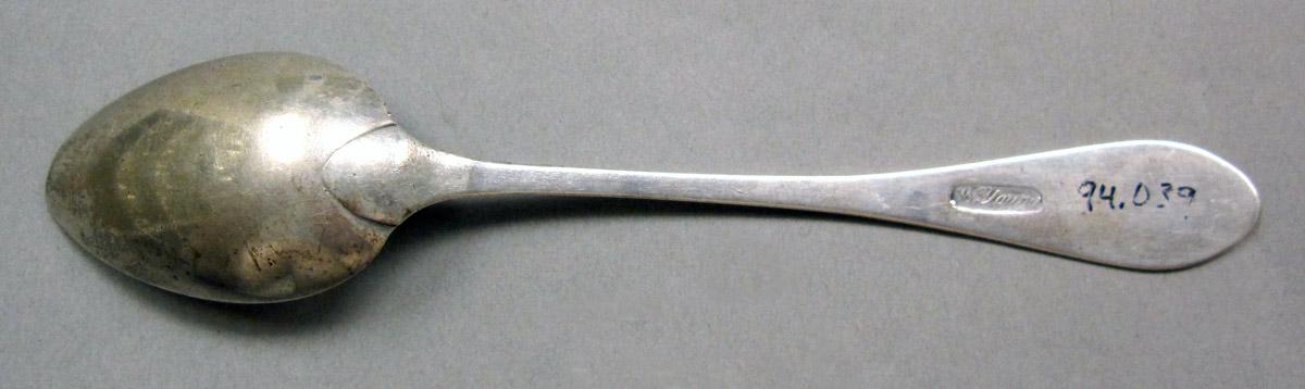 1998.0004.3881.002 Silver Spoon underside