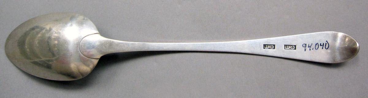 1998.0004.3882 Silver Spoon underside