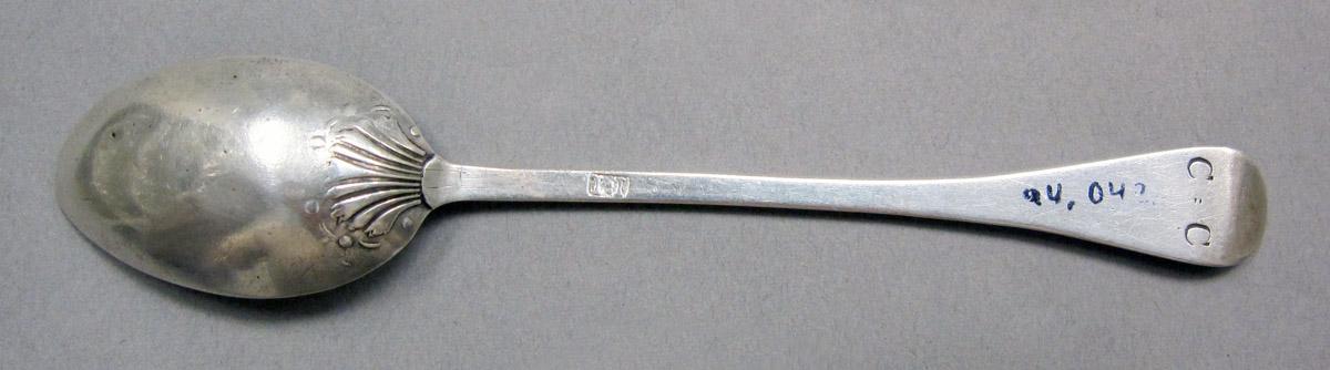 1998.0004.3884 Silver Spoon underside