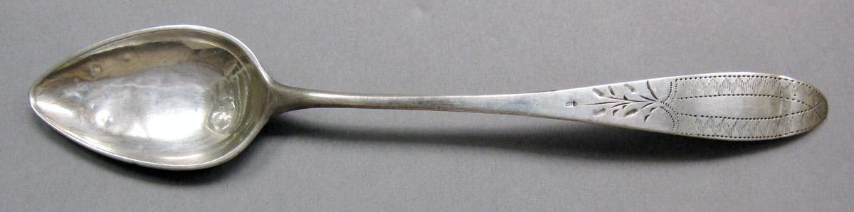 1998.0004.3886 Silver Spoon upper surface