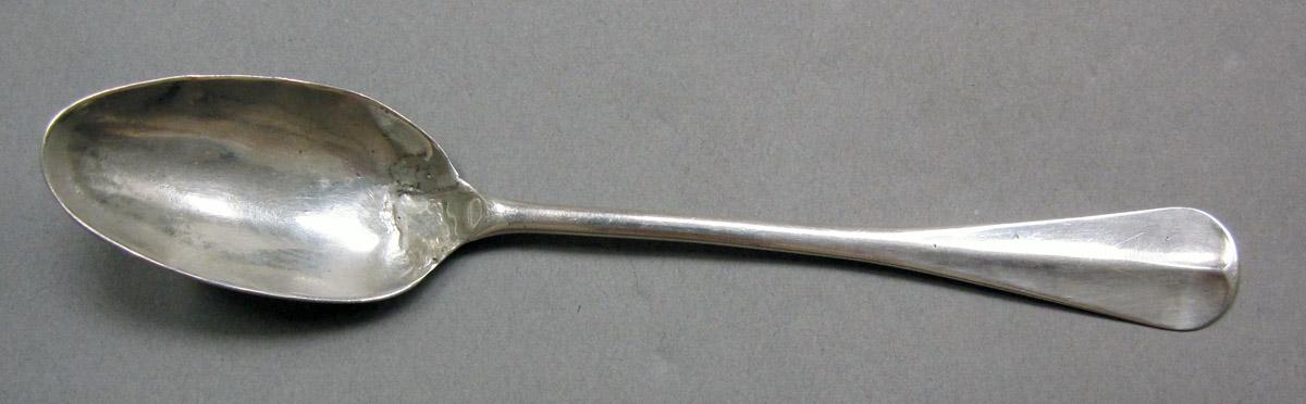 1998.0004.3892 Silver Spoon upper