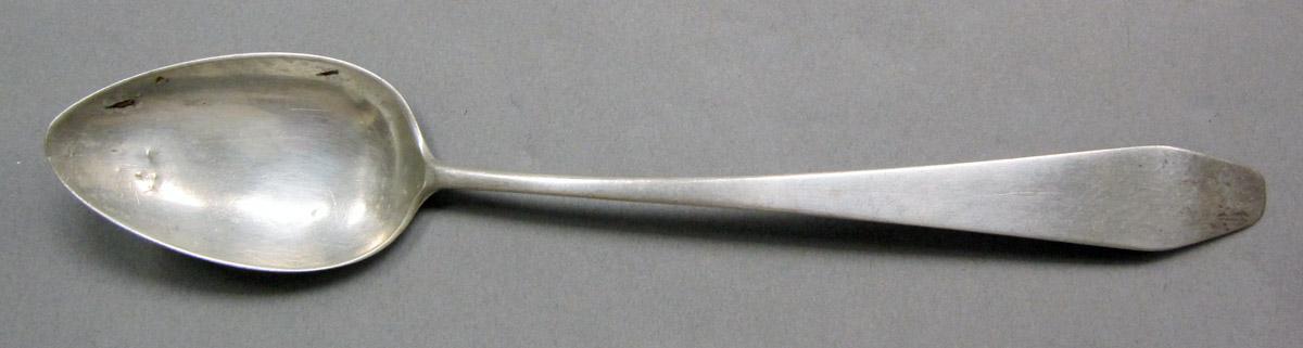 1998.0004.3899 Silver Spoon upper surface