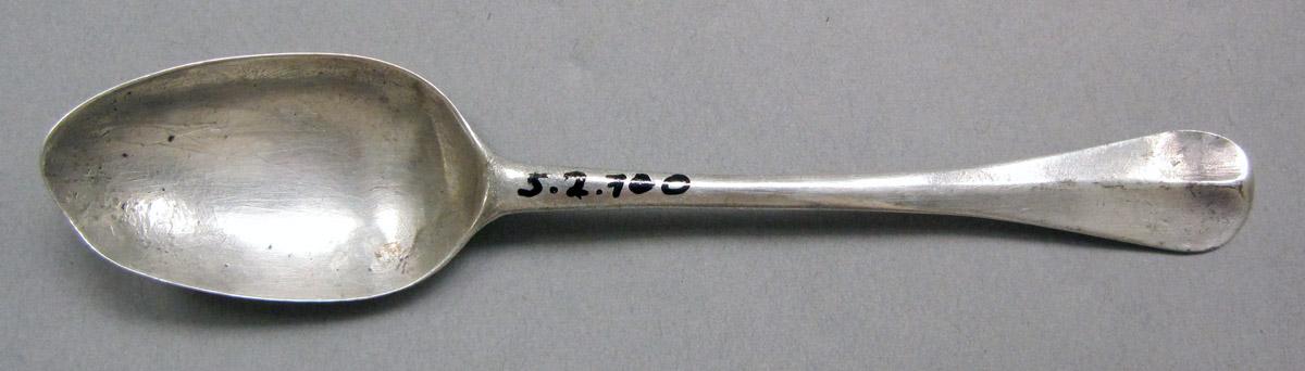 1998.0004.3904 Silver Spoon upper surface