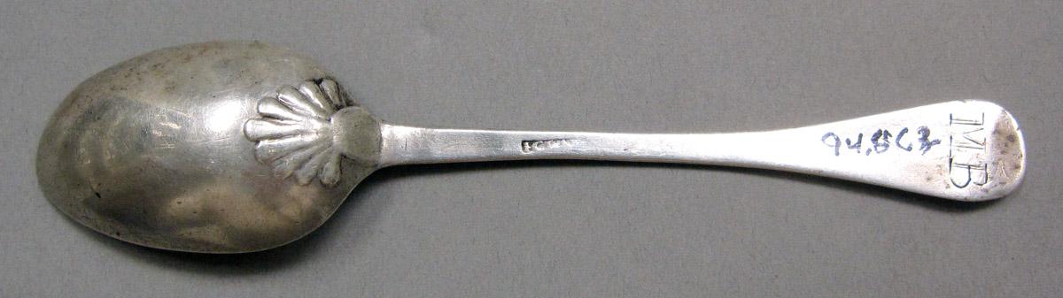 1998.0004.3904 Silver Spoon underside