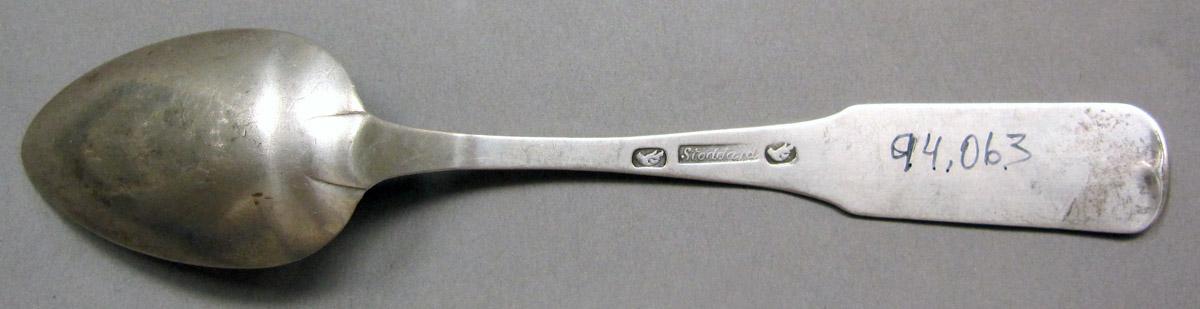 1998.0004.3905 Silver Spoon underside