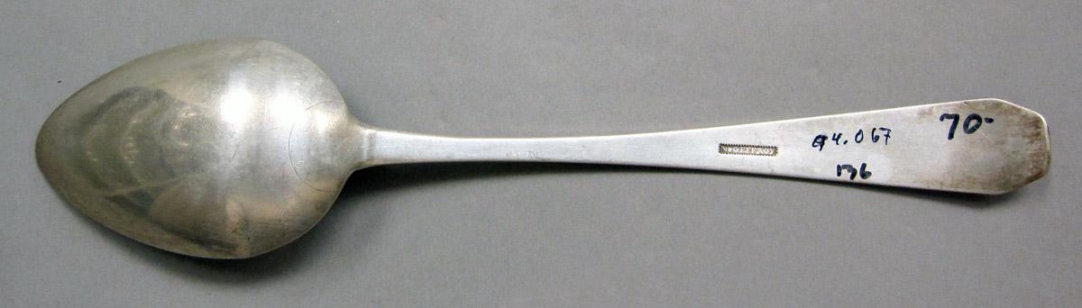 1998.0004.3909 Silver Spoon underside