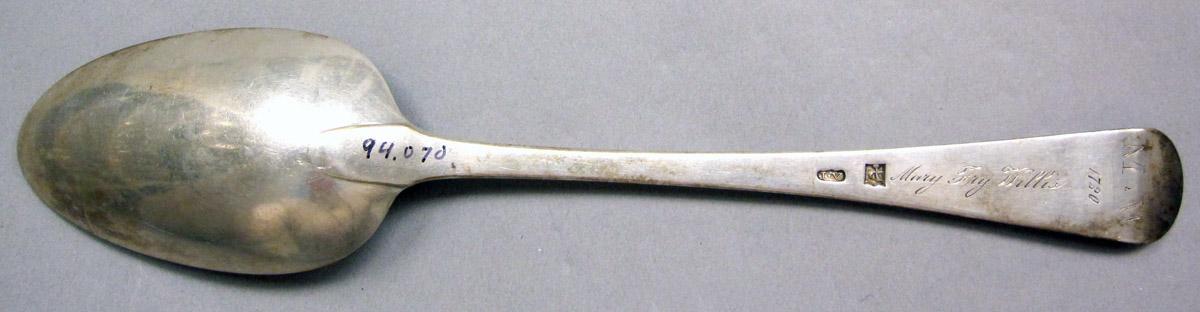 1998.0004.3912 Silver Spoon underside