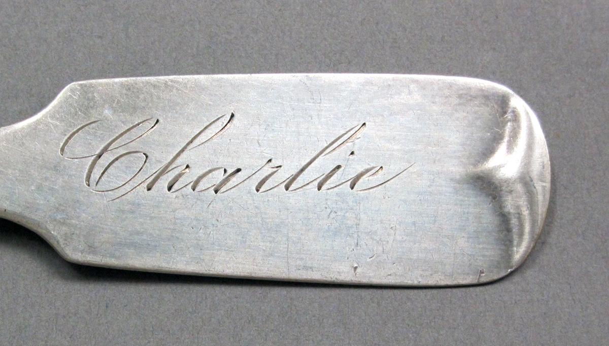 1998.0004.3914 Silver fork engraving