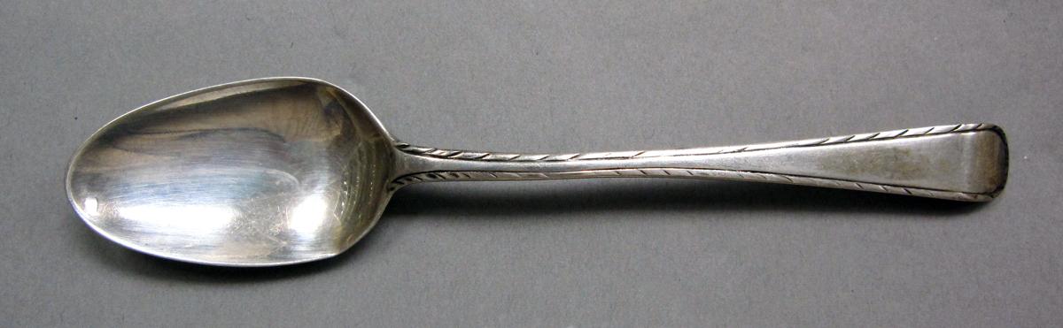 1998.0004.3915 Silver spoon upper surface