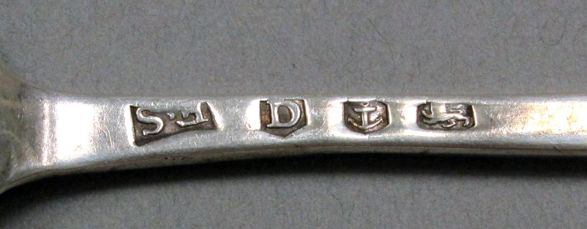 1998.0004.3915 Silver spoon mark