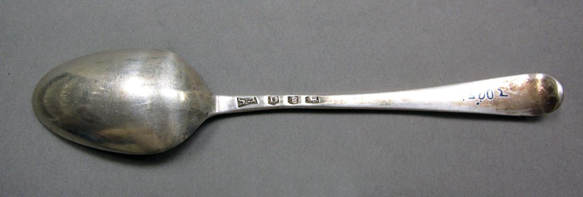 1998.0004.3915 Silver spoon underside