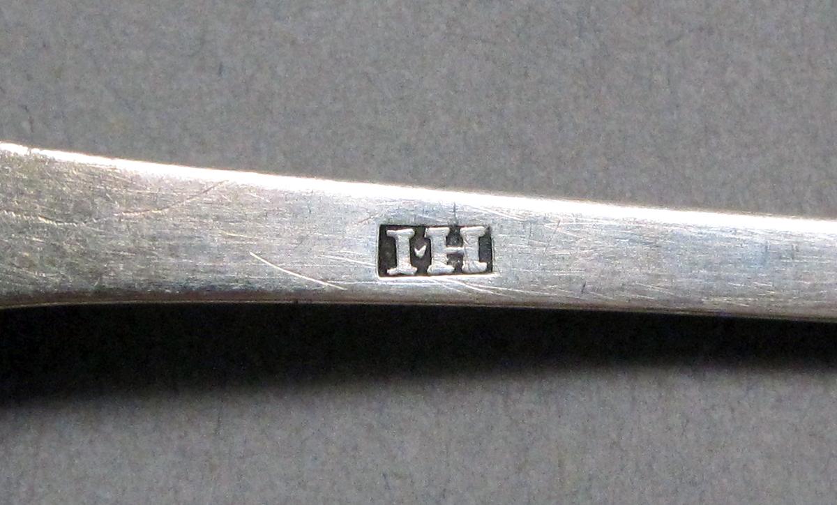1998.0004.3918 Silver spoon engraving