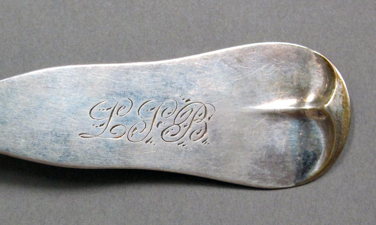 1998.0004.3919 Silver spoon engraving 2
