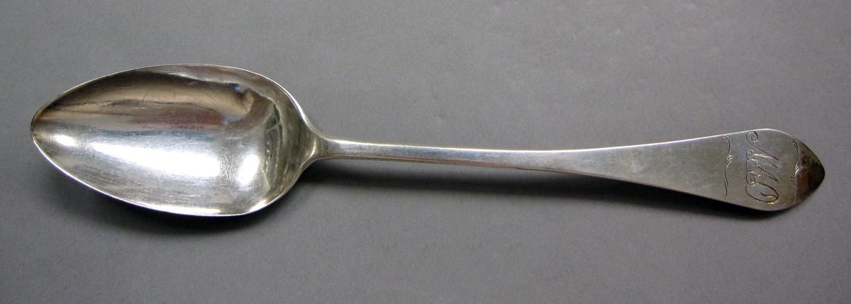 1998.0004.3920 Silver spoon upper surface