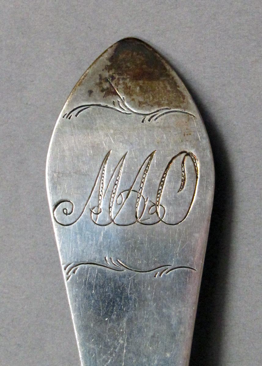 1998.0004.3920 Silver spoon engraving