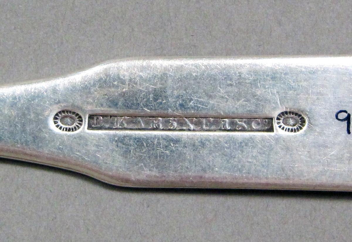 1998.0004.3922 Silver spoon mark