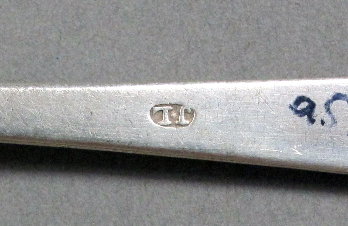 1998.0004.3925 Silver spoon mark