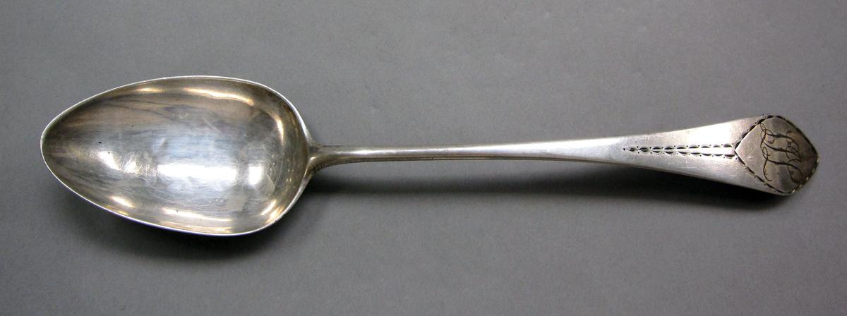 1998.0004.3926 Silver spoon upper surface