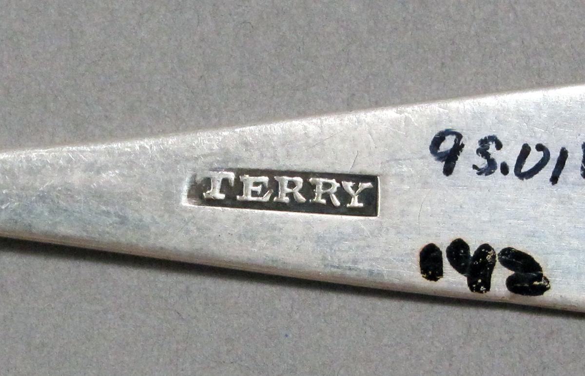 1998.0004.3929 Silver spoon mark