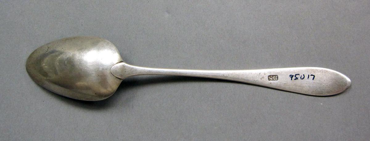 1998.0004.3930.002 Silver spoon underside