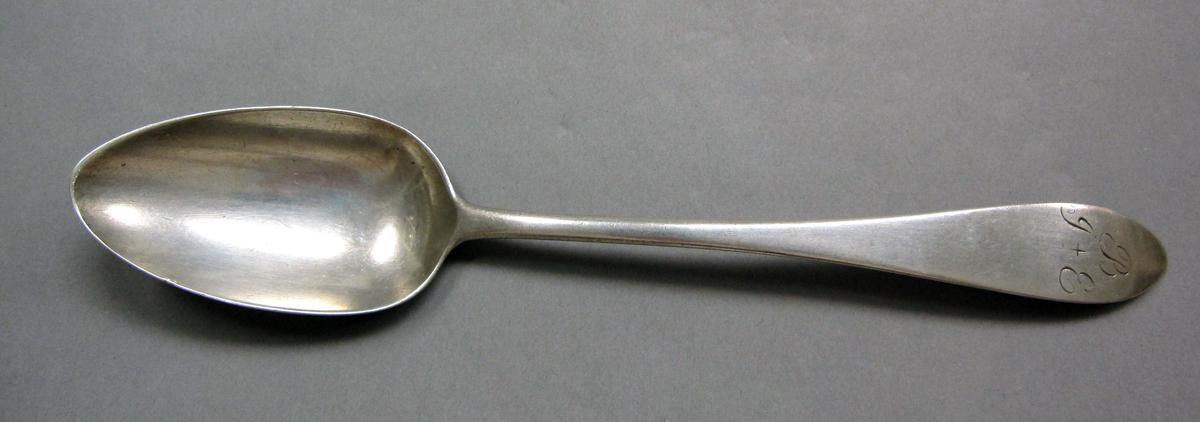 1998.0004.3931 Silver spoon upper surface