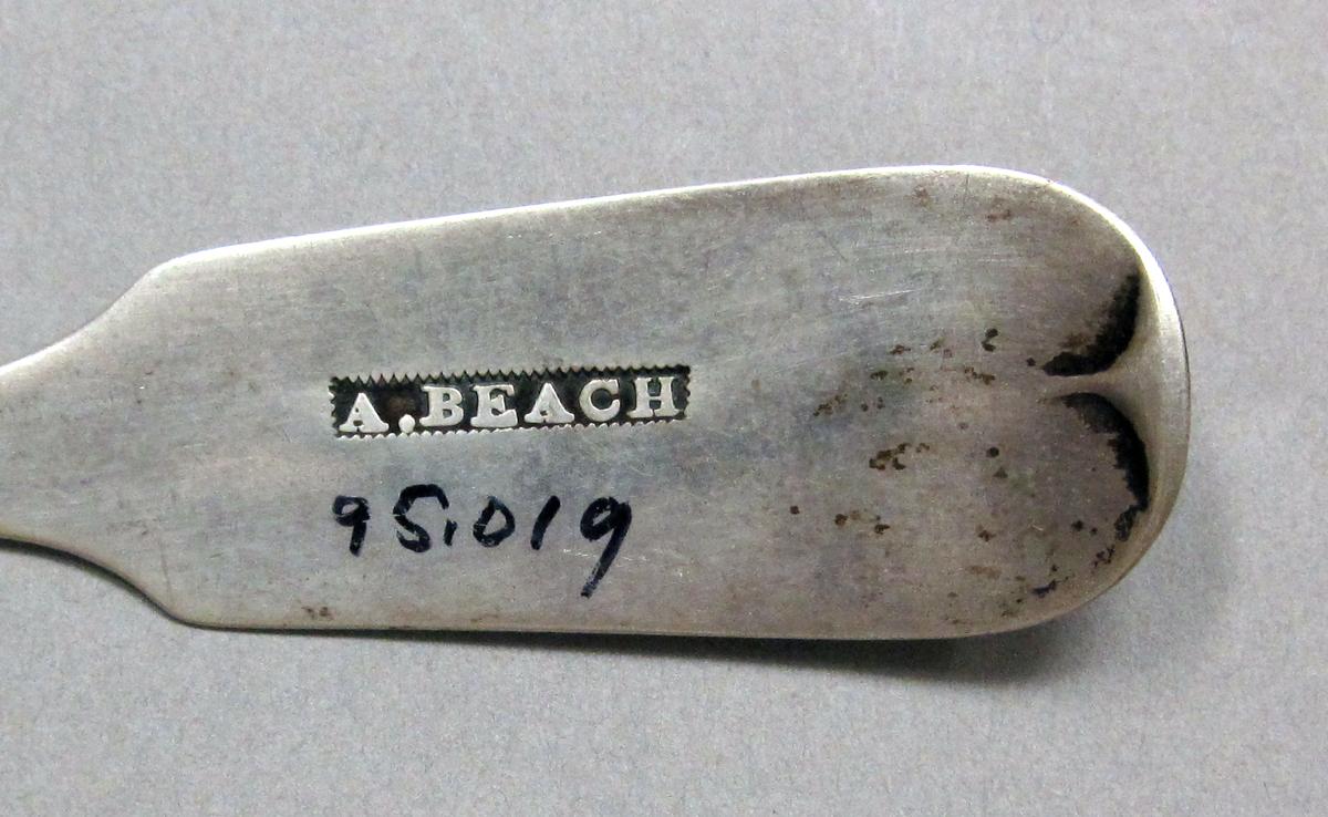 1998.0004.3932 Silver spoon mark